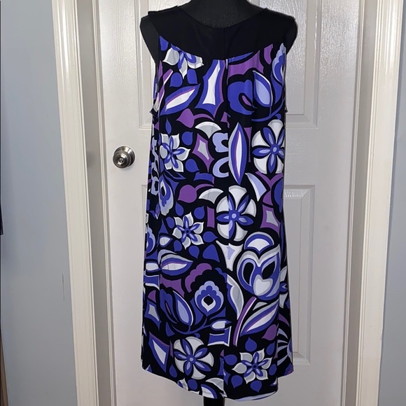 Dress - Picture 5 of 6